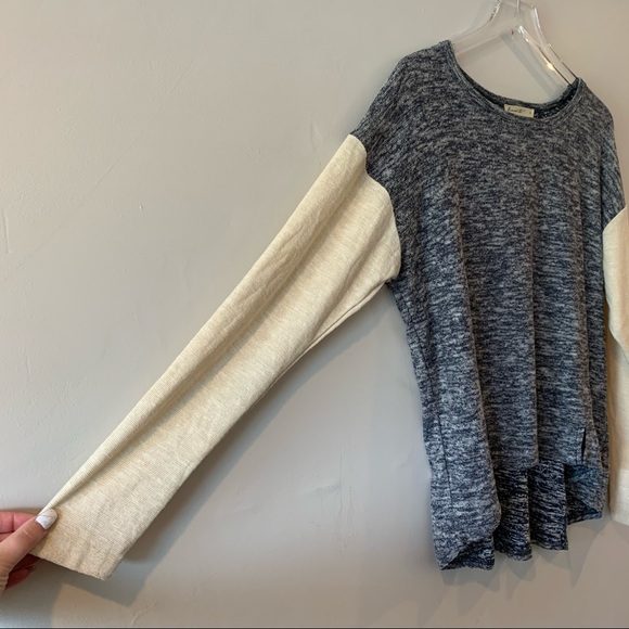 🤍Anthropologie Comme Toi Navy and Cream Slit Top - Picture 6 of 8